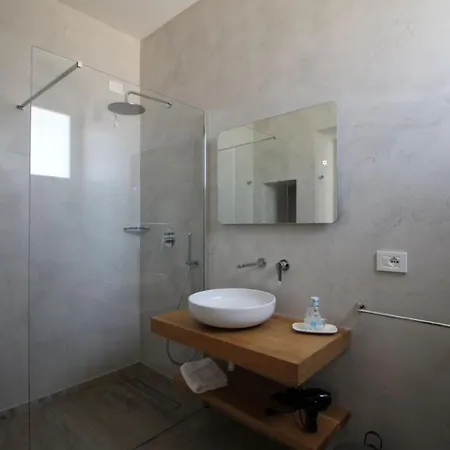 Villa Rosa Torre Suda
