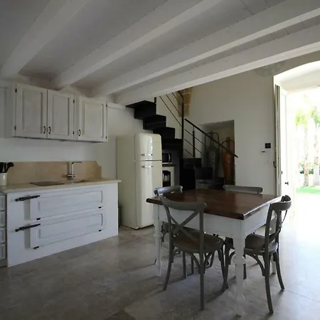 Rosa Villa Torre Suda